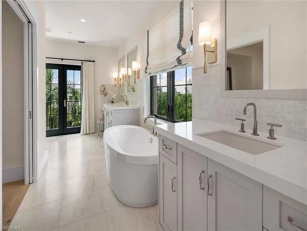 Naples Home 1029395
