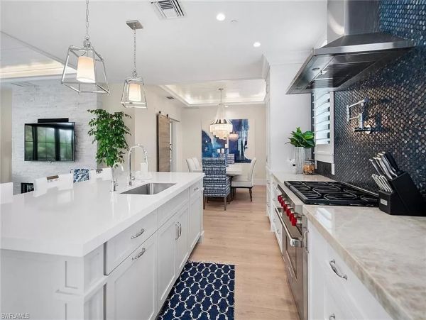 Naples Home 1029395