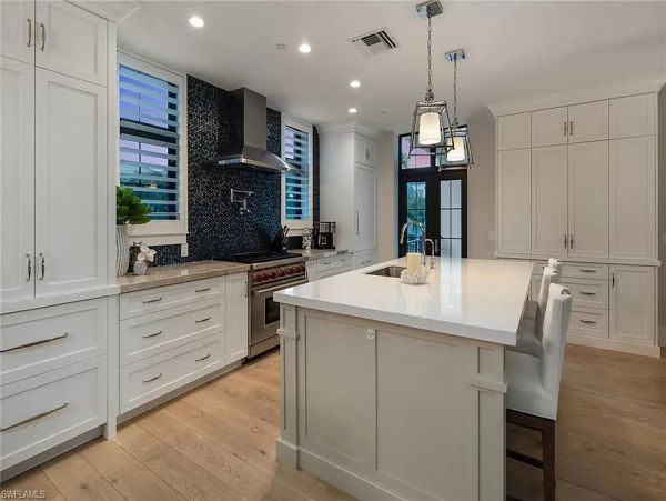 Naples Home 1029395