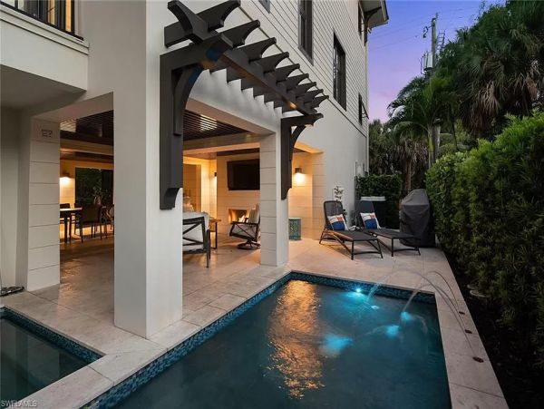 Naples Home 1029395