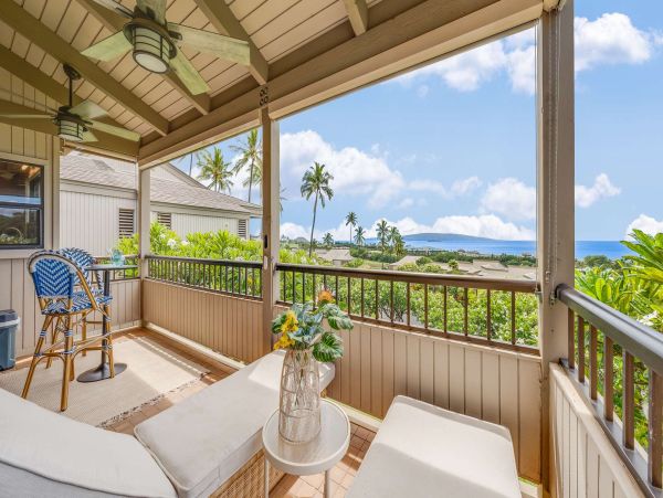 Escape to Paradise: Renovated 2BR/2BA Condo with Ocean Views in Wailea
