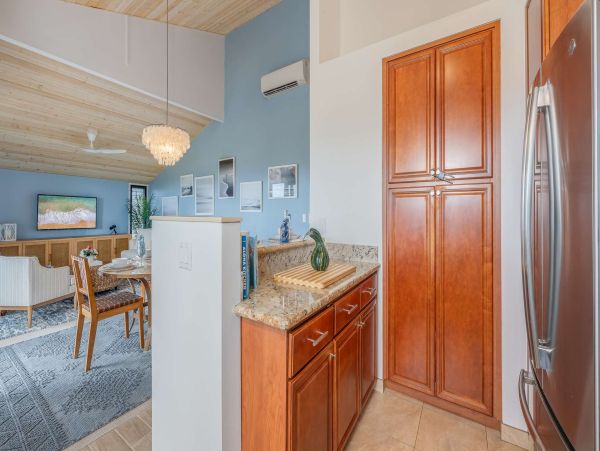 Escape to Paradise: Renovated 2BR/2BA Condo with Ocean Views in Wailea