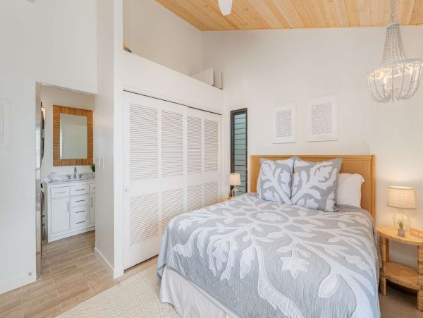 Escape to Paradise: Renovated 2BR/2BA Condo with Ocean Views in Wailea
