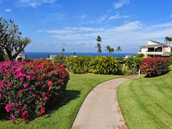 Escape to Paradise: Renovated 2BR/2BA Condo with Ocean Views in Wailea