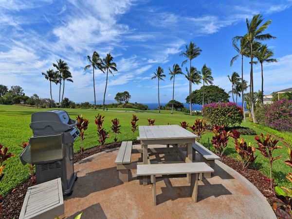 Escape to Paradise: Renovated 2BR/2BA Condo with Ocean Views in Wailea
