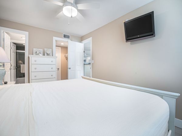 Completely Renovated Island Retreat with Pool and Gulf Views