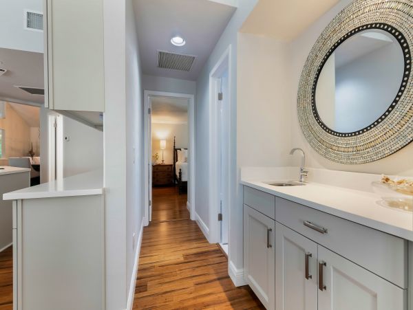 Ground Level 3 Bedroom Home with Pool & Lake View