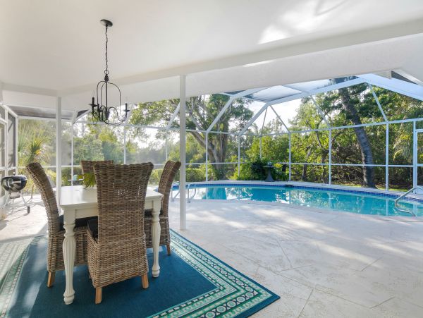 Ground Level 3 Bedroom Home with Pool & Lake View