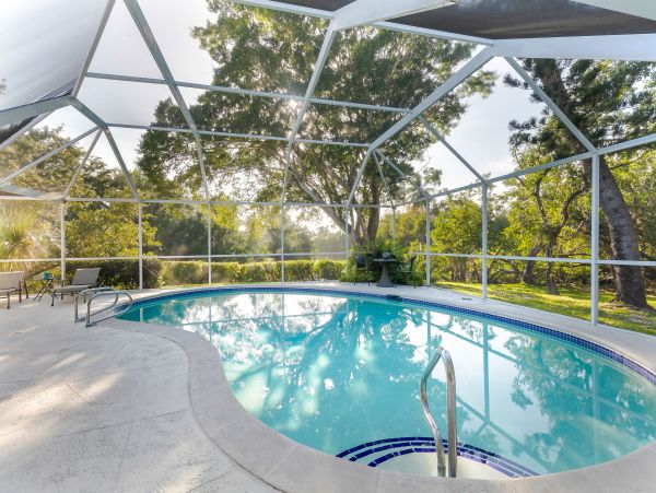 Ground Level 3 Bedroom Home with Pool & Lake View