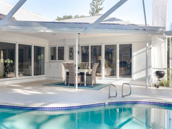 Ground Level 3 Bedroom Home with Pool & Lake View