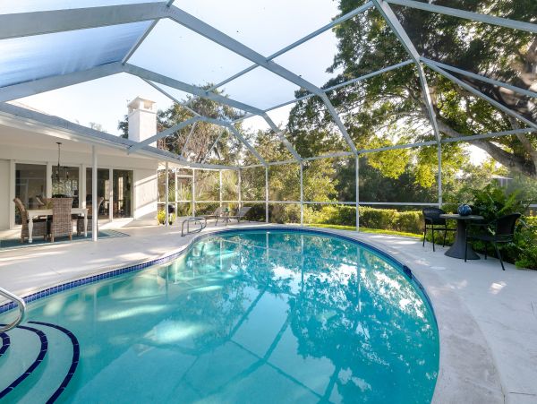 Ground Level 3 Bedroom Home with Pool & Lake View