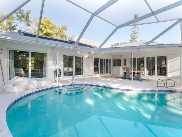 Ground Level 3 Bedroom Home with Pool & Lake View