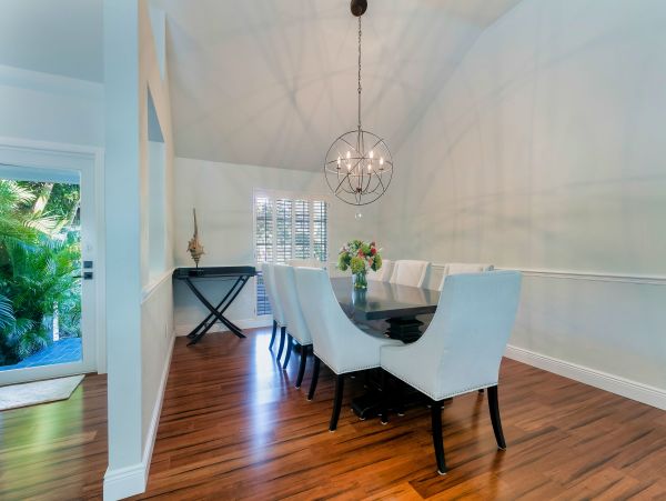 Ground Level 3 Bedroom Home with Pool & Lake View