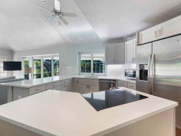 Ground Level 3 Bedroom Home with Pool & Lake View