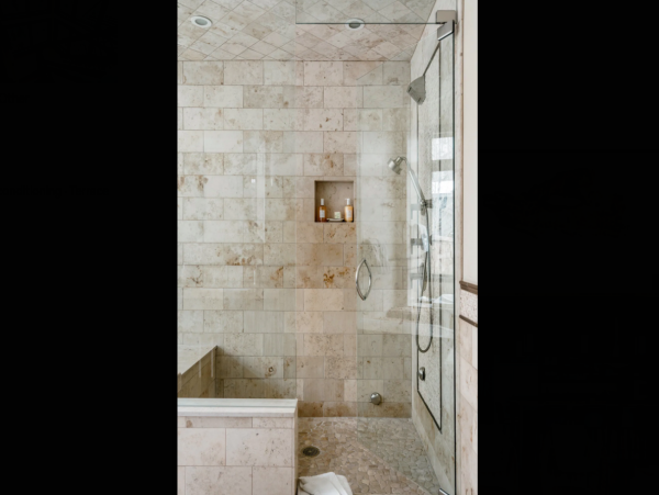 4 plus Den Lionshead Luxury Home