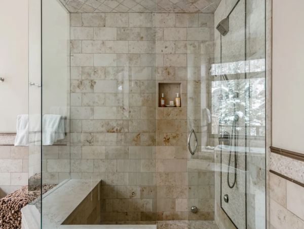 4 plus Den Lionshead Luxury Home