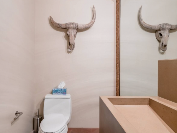4 plus Den Lionshead Luxury Home