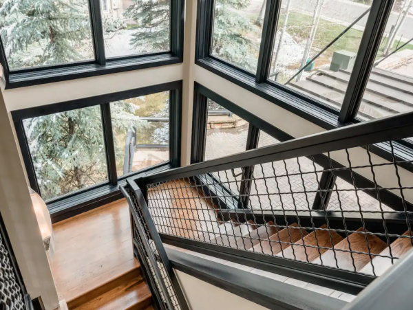 4 plus Den Lionshead Luxury Home