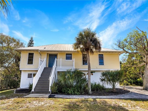 Walk to Beach Sanibel Vacation Pool Home Three Bedroom