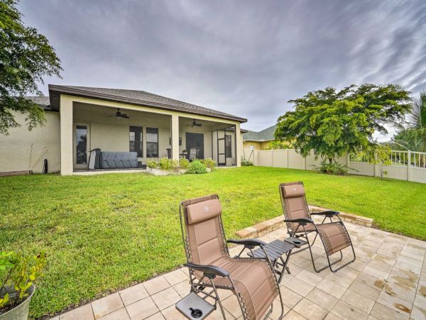 Lovely Waterside Vacation Villa Hot Tub Exceptional Interior