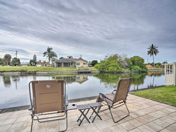Lovely Waterside Vacation Villa Hot Tub Exceptional Interior