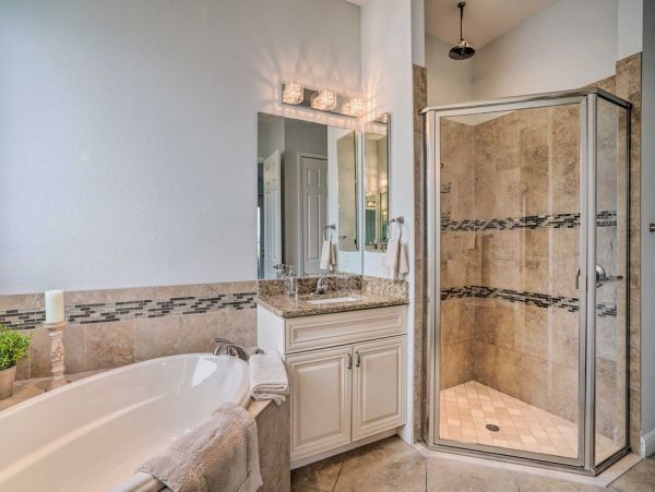 Lovely Waterside Vacation Villa Hot Tub Exceptional Interior