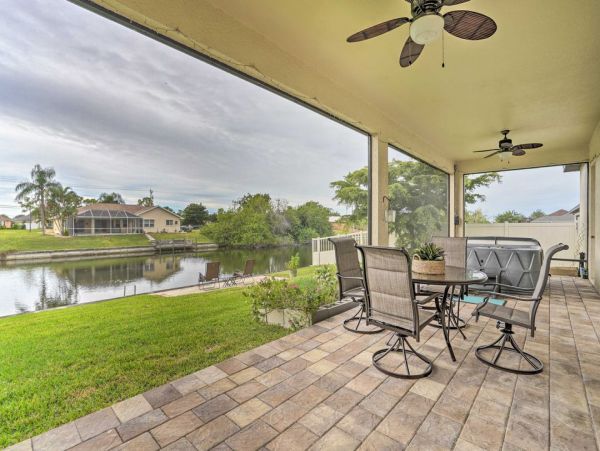 Lovely Waterside Vacation Villa Hot Tub Exceptional Interior