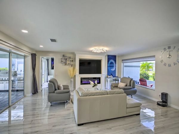 Canal-Front Vacation Pool Home in Cape Coral with Boat Dock