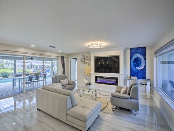 Canal-Front Vacation Pool Home in Cape Coral with Boat Dock