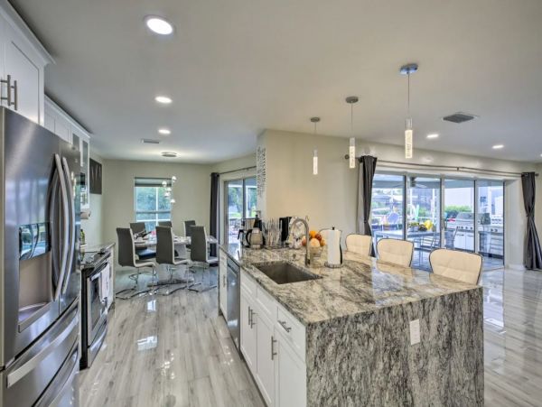 Canal-Front Vacation Pool Home in Cape Coral with Boat Dock