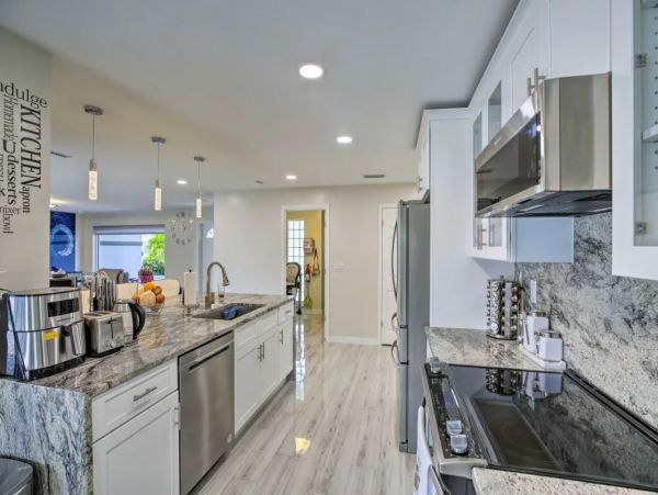 Canal-Front Vacation Pool Home in Cape Coral with Boat Dock