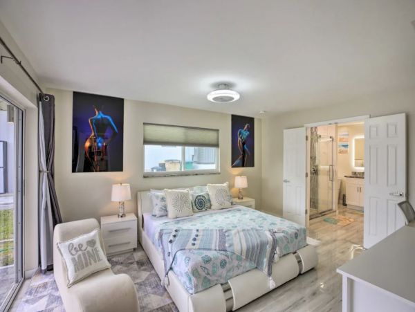Canal-Front Vacation Pool Home in Cape Coral with Boat Dock