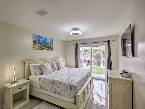 Canal-Front Vacation Pool Home in Cape Coral with Boat Dock