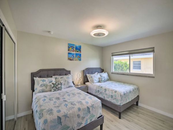 Canal-Front Vacation Pool Home in Cape Coral with Boat Dock