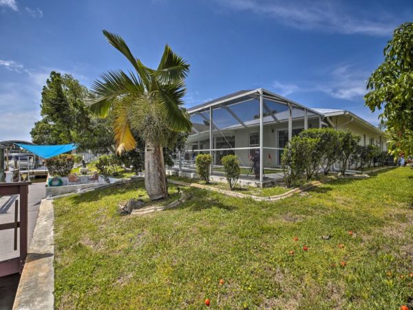Canal-Front Vacation Pool Home in Cape Coral with Boat Dock