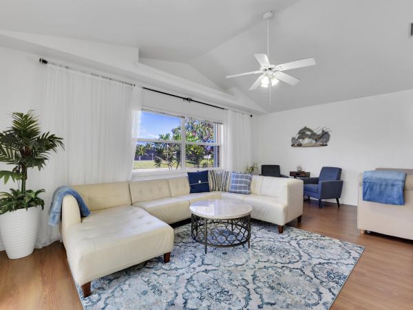 Cape Coral Vacation Pool Home Three Bedroom