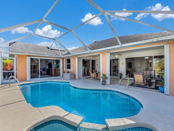 Cape Coral Vacation Pool Home Three Bedroom