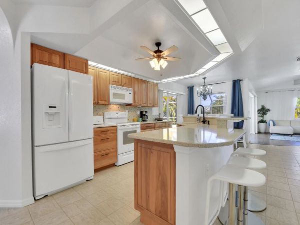 Cape Coral Vacation Pool Home Three Bedroom