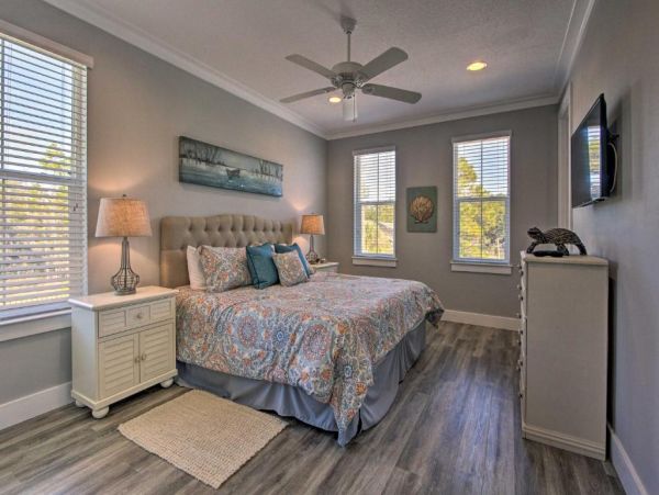 Santa Rosa Vacation Home Five Bedroom