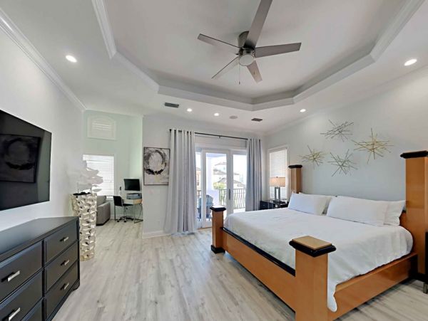 The Ultimate Luxury Vacation Home in Destin Sleeps 20 Guests