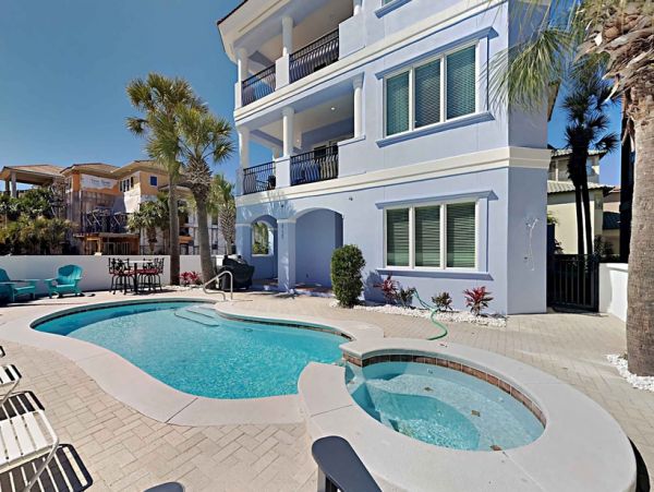 The Ultimate Luxury Vacation Home in Destin Sleeps 20 Guests