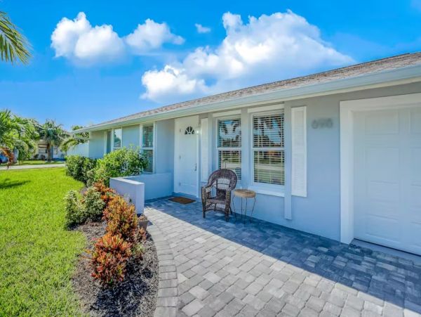 Three Bedroom Vacation Rental Home with Private Pool in Naples