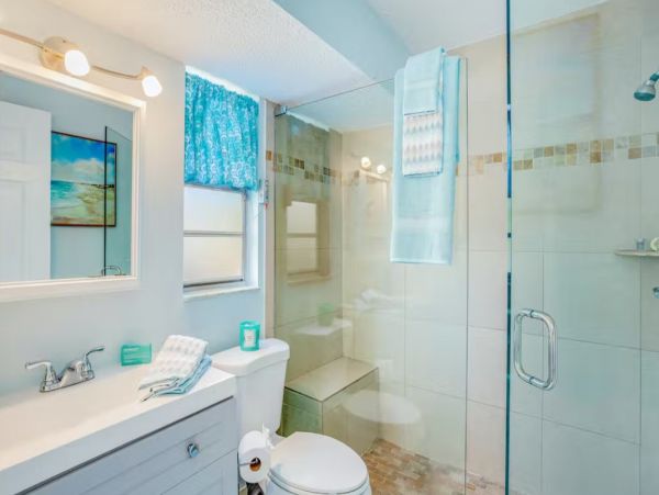Three Bedroom Vacation Rental Home with Private Pool in Naples