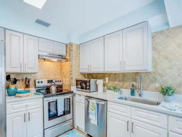 Three Bedroom Vacation Rental Home with Private Pool in Naples