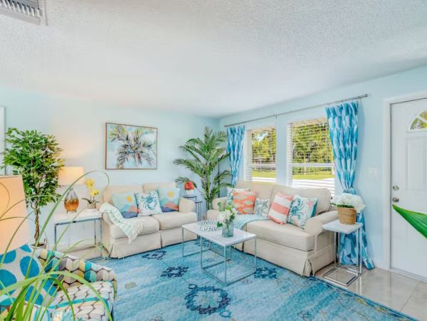 Three Bedroom Vacation Rental Home with Private Pool in Naples