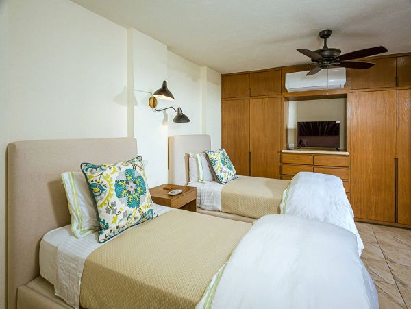 Inspiring Ocean Views, Modern 4 Bedroom Villa with Private Pool in Cabo San Lucas