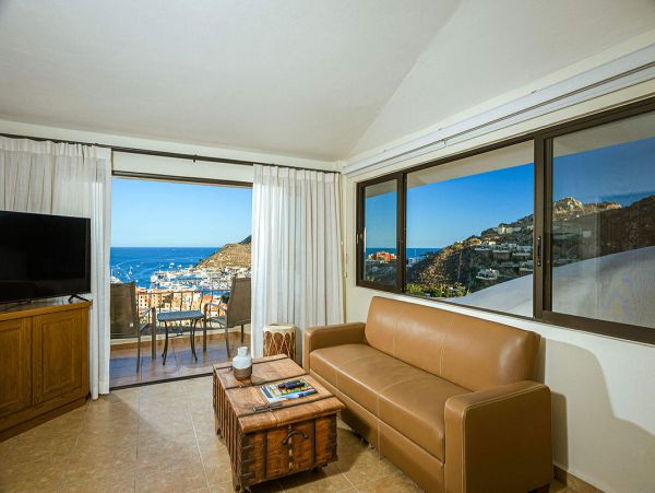 Inspiring Ocean Views, Modern 4 Bedroom Villa with Private Pool in Cabo San Lucas