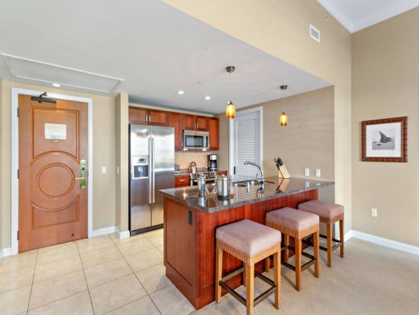 Four Bedroom Vacation Condo in Lahaina Close to Beach