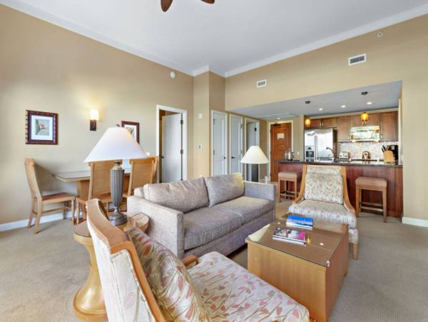 Four Bedroom Vacation Condo in Lahaina Close to Beach