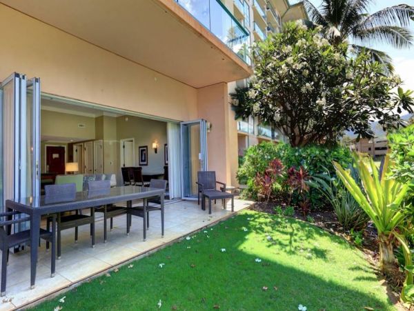 Four Bedroom Vacation Condo in Lahaina Close to Beach